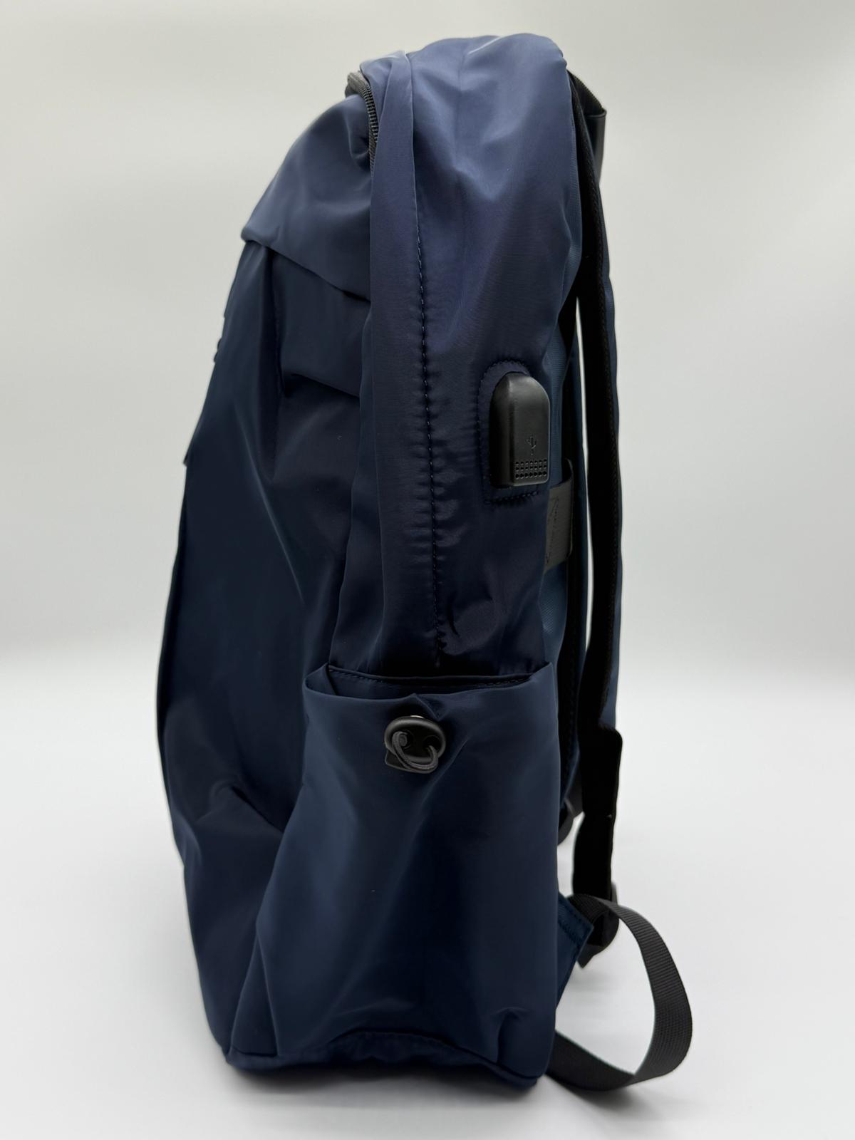 Black Nylon Waterproof Casual Sports Backpack – Lightweight, Large Capacity with USB Charging Port – Ideal for Travel, School, and Outdoor Activities